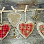 TAPPETO ANTISCIVOLO CUORI APPESI ROSSI 52X150